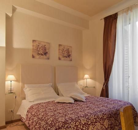 Bed and Breakfast Bed & Bed Peterson Флоренція Екстер'єр фото
